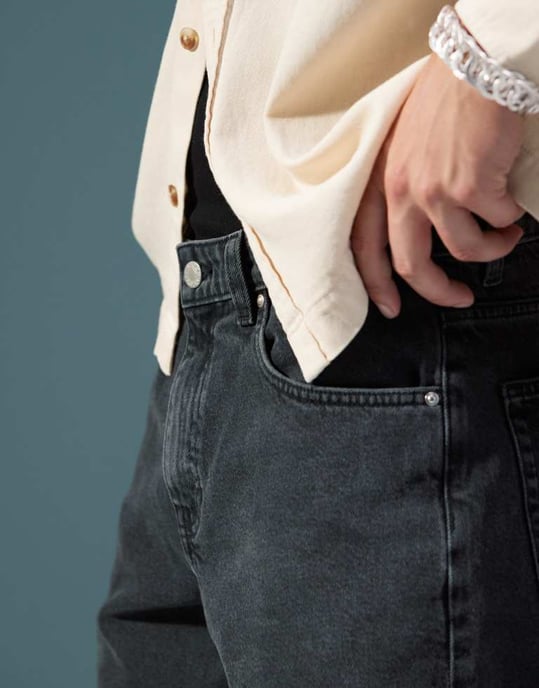 ASOS DESIGN vida flare jeans i tvättad svart - Image 3