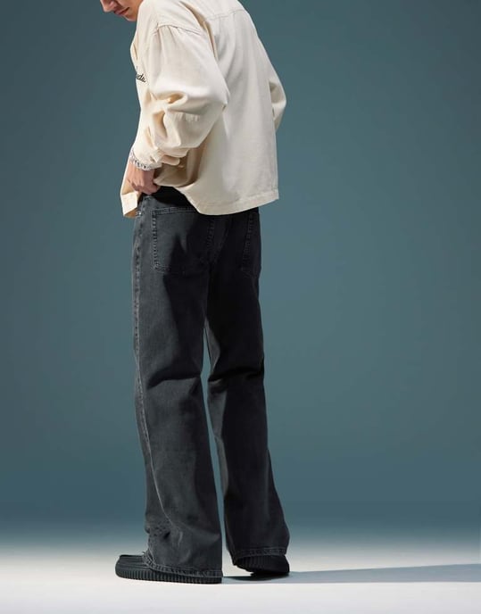 ASOS DESIGN vida flare jeans i tvättad svart - Image 4