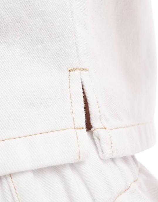 ASOS DESIGN denim ärmlös topp i vit - Image 2