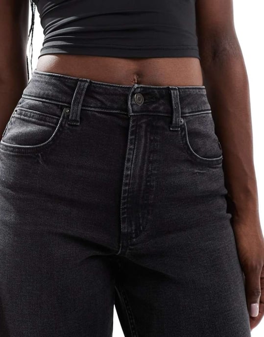 ASOS DESIGN formande slim fit komfortjeans i tvättad svart - Image 3