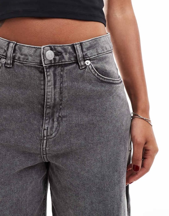 Monki vida baggy denimbyxor i tvättad grå - Image 2