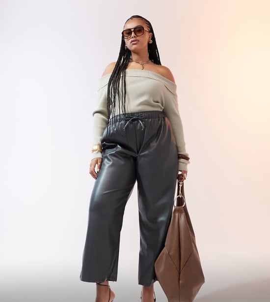 ASOS DESIGN Curve faux läder vida byxor med hög midja i kolgrå - Image 1