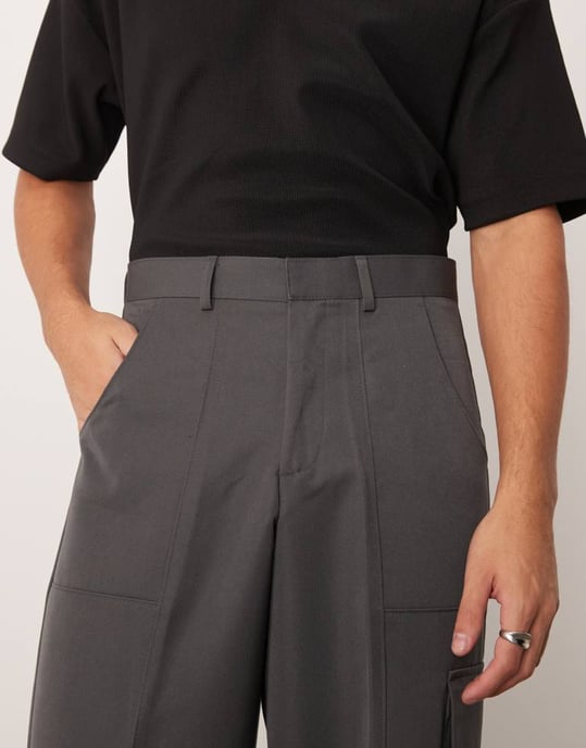 ASOS DESIGN smart vida byxor med cargo-stil och snörning i nederkant i grått - Image 4