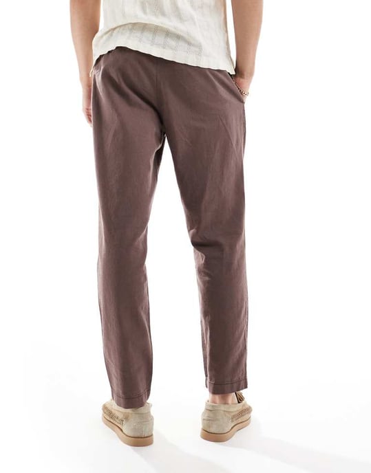 ASOS DESIGN breda veckade linne-chino byxor i brunt - Image 4