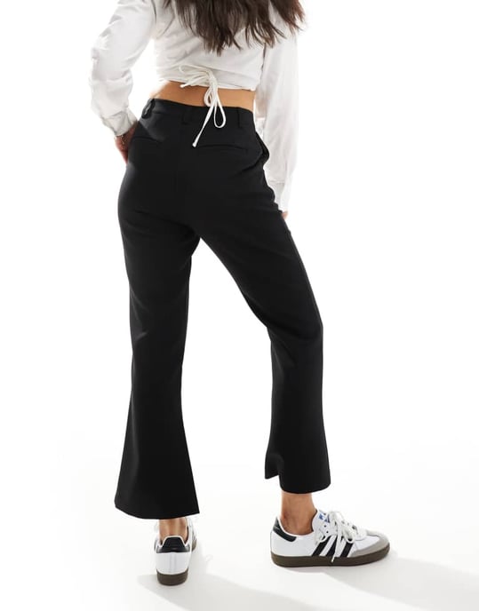 ASOS DESIGN dragkedja framtill kick flare skräddarsydda byxor i svart - Image 2