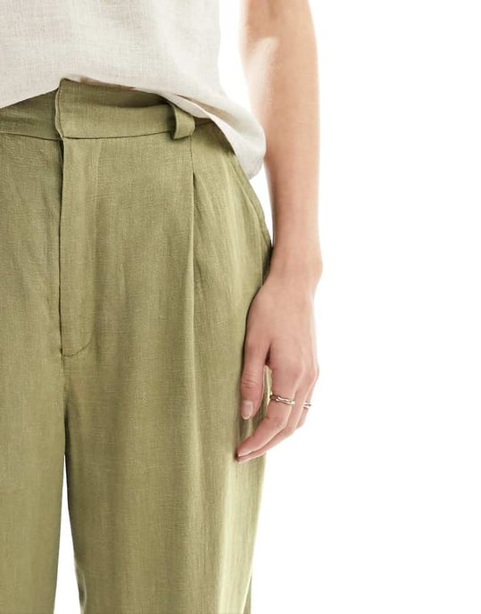 ASOS DESIGN Lång avslappnad raka benbyxor i linne i oliv - Image 2