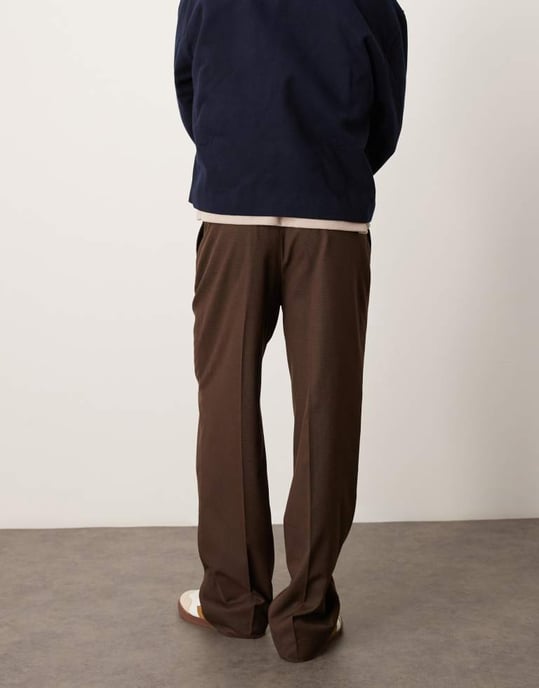 ASOS DESIGN smart bredpassande byxor i neutralt hundtandsmönster - Image 4