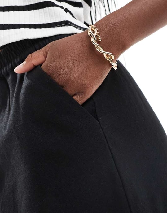 ASOS DESIGN snittade relaxerade byxor i linne i svart - Image 2