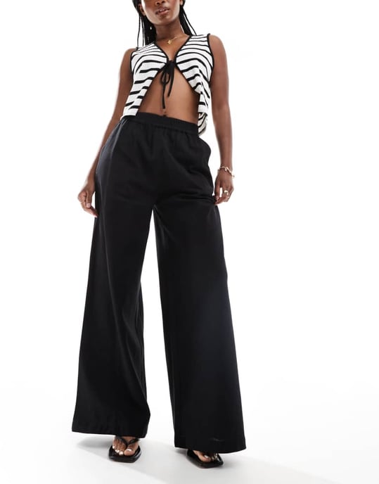 ASOS DESIGN snittade relaxerade byxor i linne i svart - Image 3