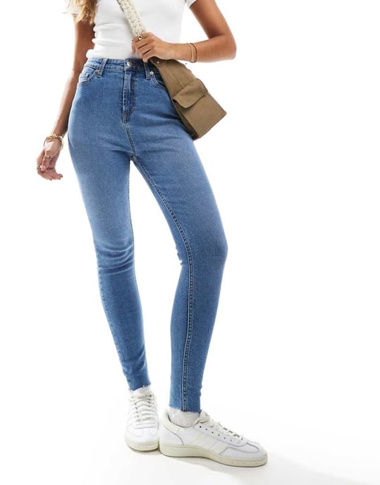 Miss Selfridge skinny hög midja jeans i mellanblå tvätt - Image 1