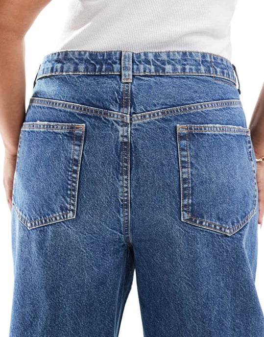 ASOS DESIGN Curve wide leg dad jeans in dark mid blue - Image 4