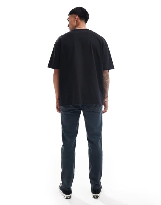 ASOS DESIGN tapered fit jeans i tvättad grå med grön nyans - Image 2