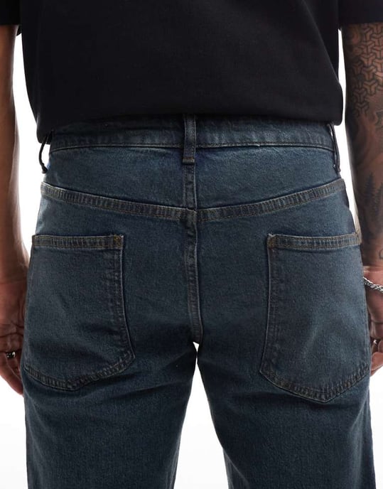 ASOS DESIGN tapered fit jeans i tvättad grå med grön nyans - Image 4