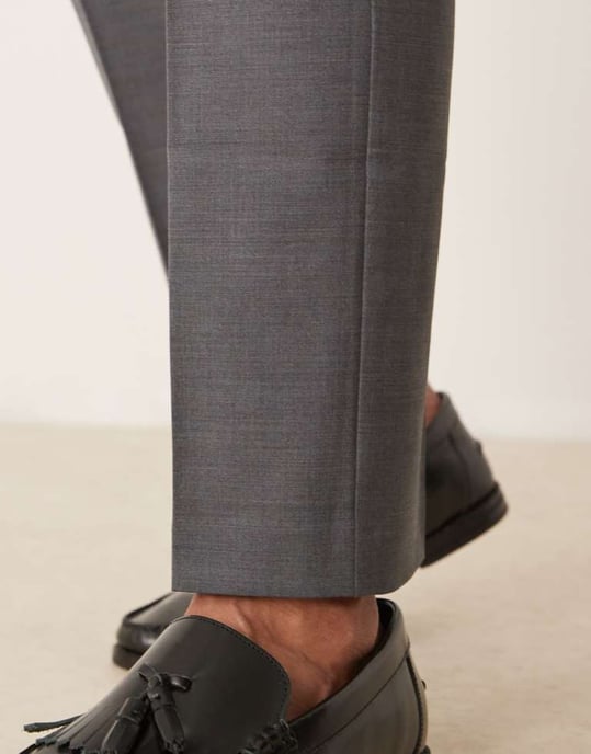 ASOS DESIGN tvättbara smala kostymbyxor i lätt worstedull i kolgrått - Image 3