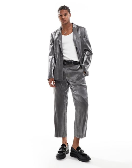 ASOS DESIGN raka korta kostymbyxor i silvermetall - Image 2