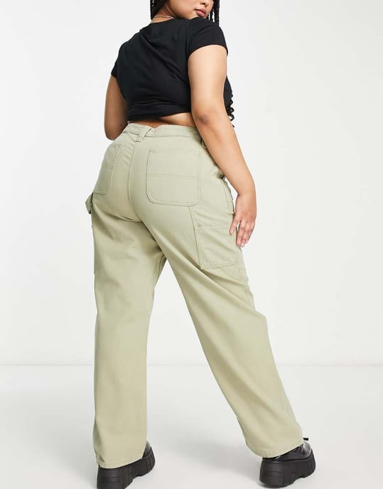 ASOS DESIGN Curve minimal cargobyxa i khaki med kontrastsömmer - Image 2
