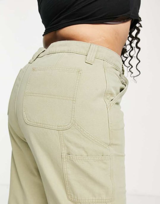 ASOS DESIGN Curve minimal cargobyxa i khaki med kontrastsömmer - Image 3