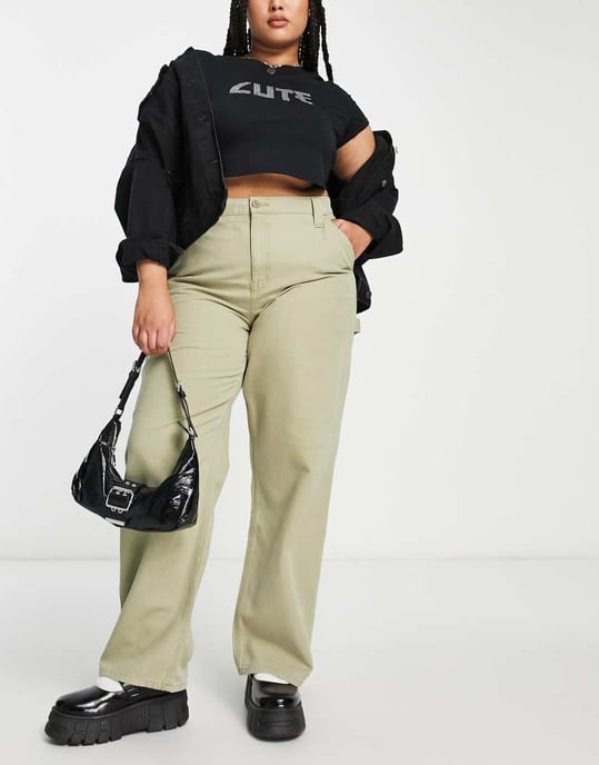 ASOS DESIGN Curve minimal cargobyxa i khaki med kontrastsömmer - Image 4