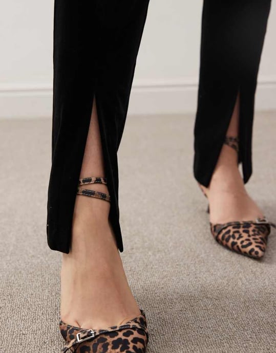 Miss Selfridge sammetsbyxa med skräddarsydd design och splitfront i svart - Image 3