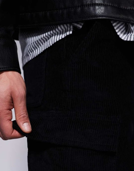 ASOS DESIGN baggy kordbyxor med fickor i svart - Image 2