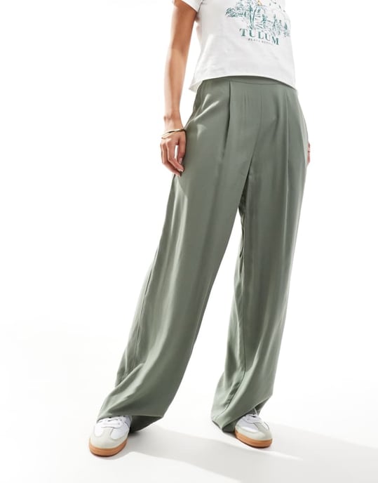 ASOS DESIGN avslappnade dra-på-byxor i khaki - Image 2