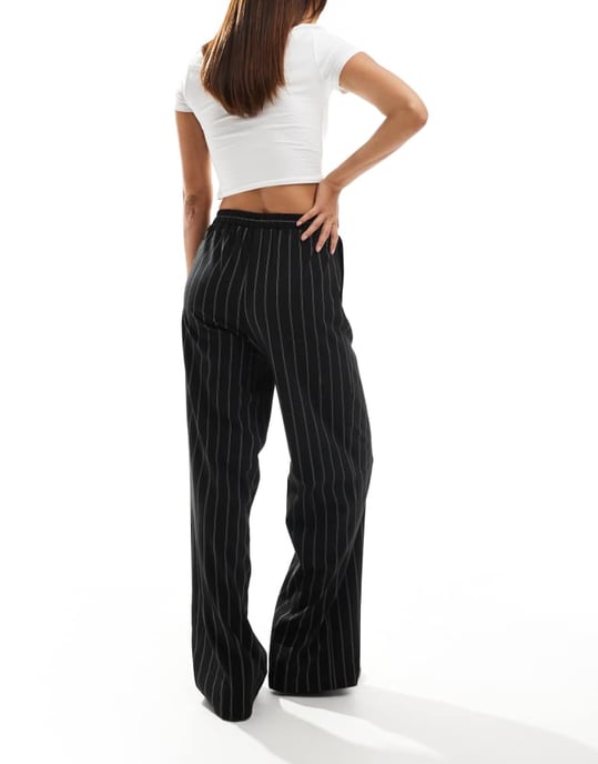 ASOS DESIGN skräddarsydda byxor med resår i svartrandig - Image 3