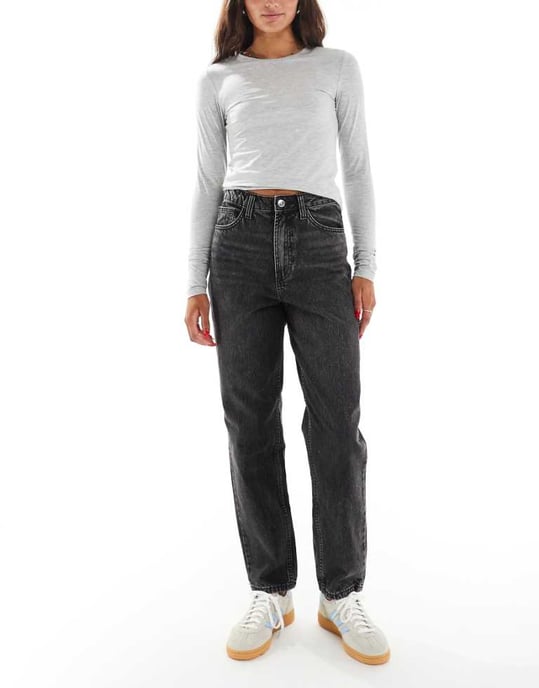 Miss Selfridge hög midja mom jeans i svart tvätt - Image 1