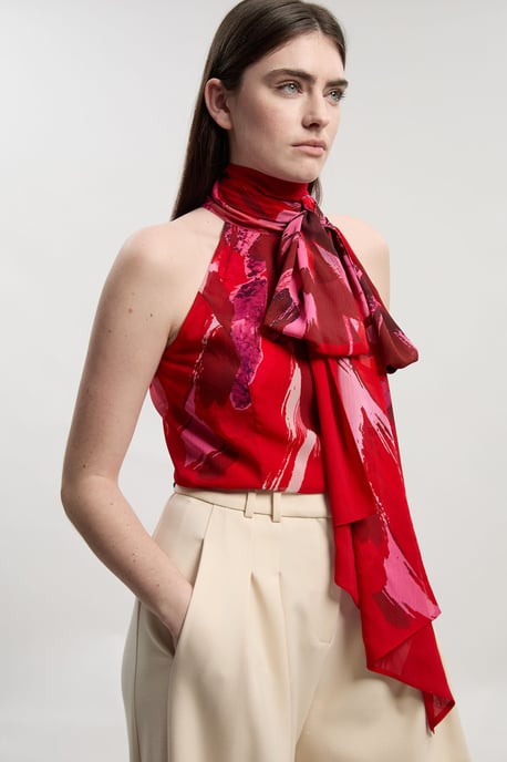 Photographic Floral Crinkle Georgette Sleeveless Tie Neck Woven Top - Image 3