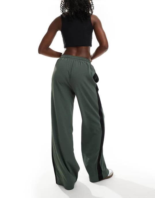 ASOS DESIGN byxor med kontrastpanel i tvättad grön - Image 2