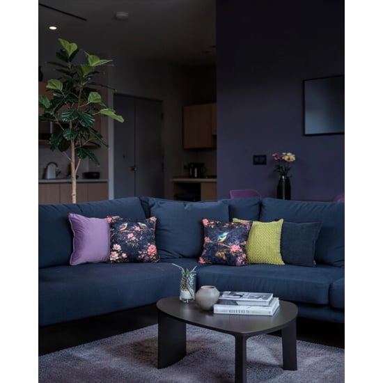 NOVÉE Midnight blossom birds #1 | 45 x 45 cm | kussenhoes | katoen/polyester - Image 2