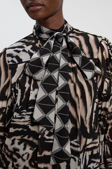 Animal Print Viscose Georgette Balloon Sleeve Woven Blouse - Image 3