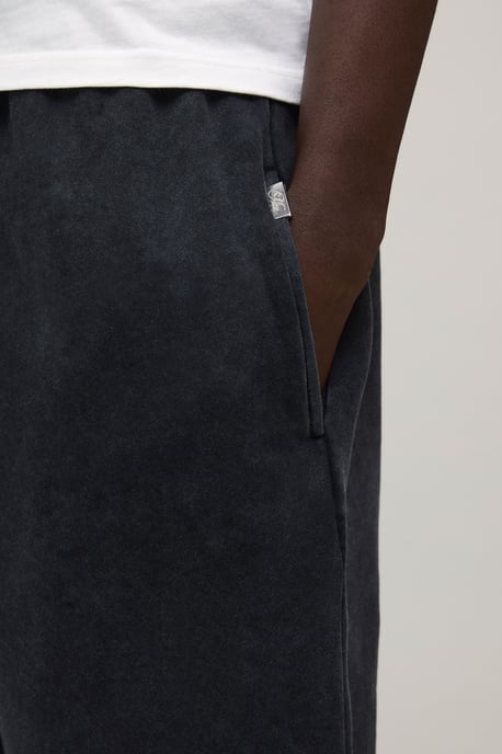 Essential Washed Oversized Drop Crotch Short - Image 3