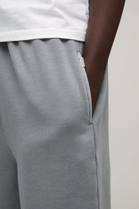 Essential Washed Oversized Drop Crotch Short - Image 3