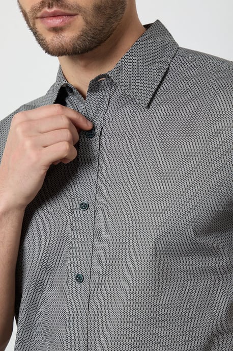 White Geometric Print Short Sleeve Shirt - Image 5