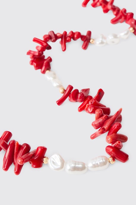 Beaded Shell & Pearl Necklace - Image 3