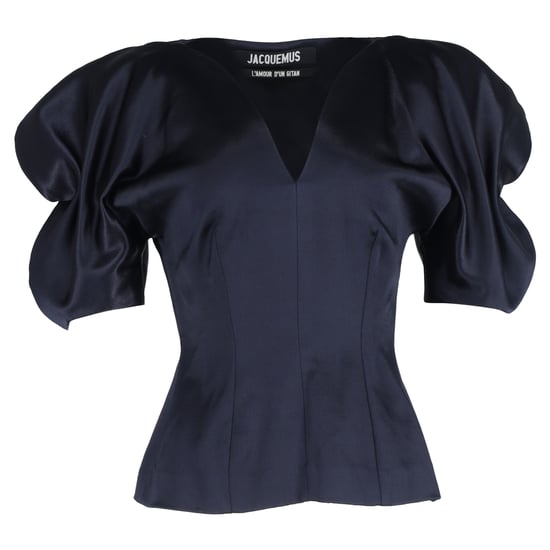 Jacquemus blouse met pofmouwen en V-hals in marineblauw satijn - Image 1