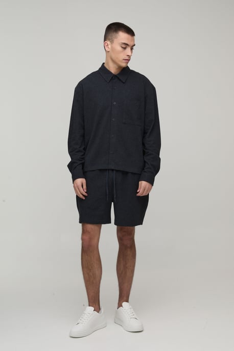Oversized Boxy Shirt and Relaxed Short Set - Image 4