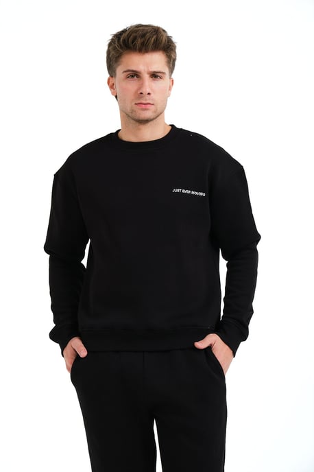 JUSTEVER Rund halsringad herrtröja med broderad, upphöjd fleece och insida, svart - Volar - Image 1