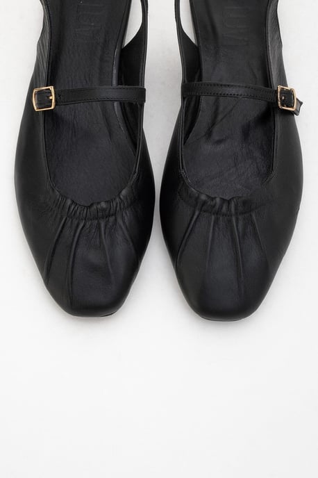 Britney Läder Closed-Toe Sandal - Image 2