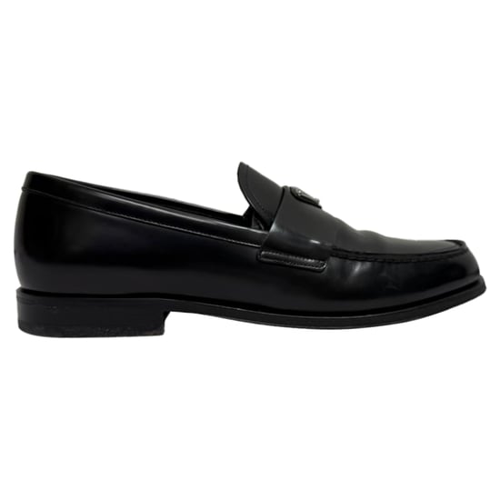 Prada Loafers med Logotypplakett och Borstade Färger i Svart Kalvskinn - Image 1