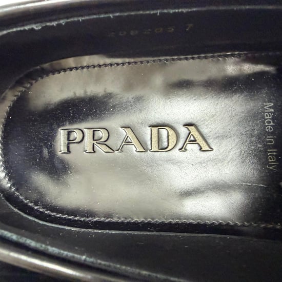 Prada Loafers med Logotypplakett och Borstade Färger i Svart Kalvskinn - Image 5
