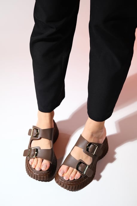 Joanes Läder Two-Strap Platå Sandal (Women) - Image 5