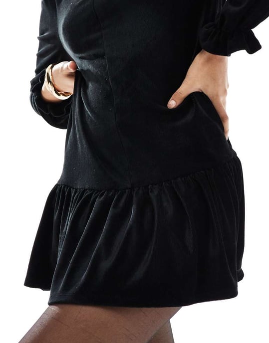 Miss Selfridge velvet rib v neck smock dress in black - Image 3