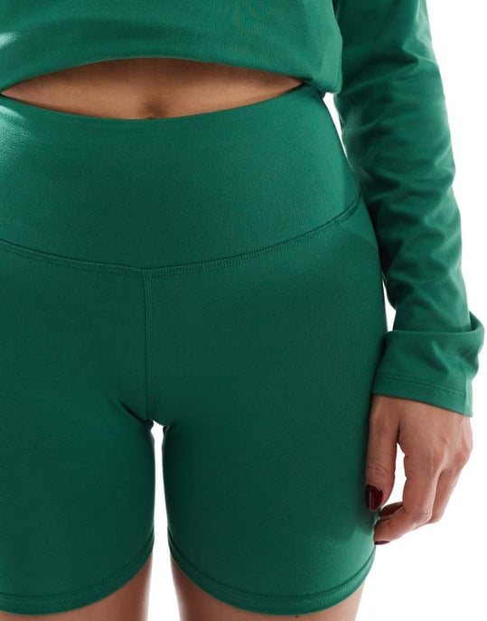 Puma Evolve Training 5\ tight shorts in olive green" - Image 3