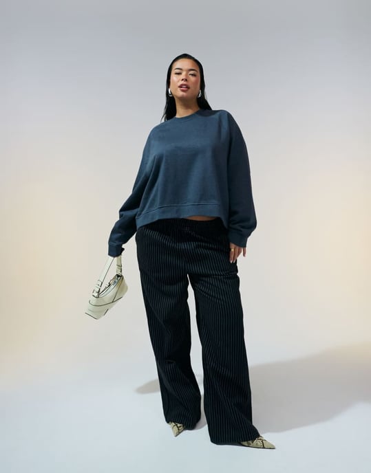 ASOS DESIGN Curve oversized sweat with raglan detail in charcoal - Image 3