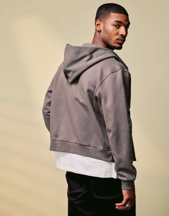 ASOS DESIGN premium heavyweight boxy oversized zip through hoodie 400gsm in light brown - Image 4