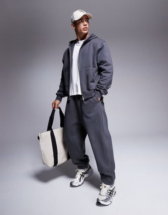ASOS DESIGN premium heavyweight boxy oversized zip through hoodie 400gsm in washed black - Image 4