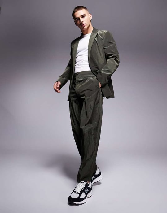 ASOS DESIGN barrel leg suit trousers in khaki techy fabric - Image 2