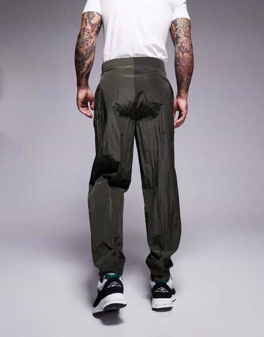 ASOS DESIGN barrel leg suit trousers in khaki techy fabric - Image 3