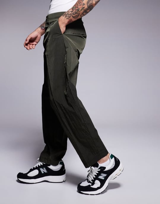 ASOS DESIGN barrel leg suit trousers in khaki techy fabric - Image 4